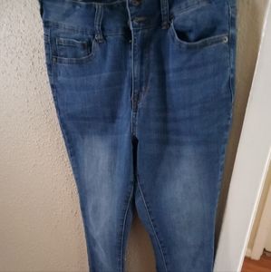 Ladies  disstressed jeans